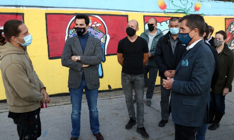 Nelson predstavio mural s crtežima učenika Sarajeva i Istočnog Sarajeva 