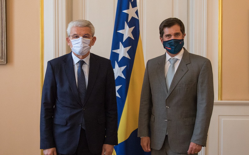 Nelson s Džaferovićem: Promovisati reforme za napredak