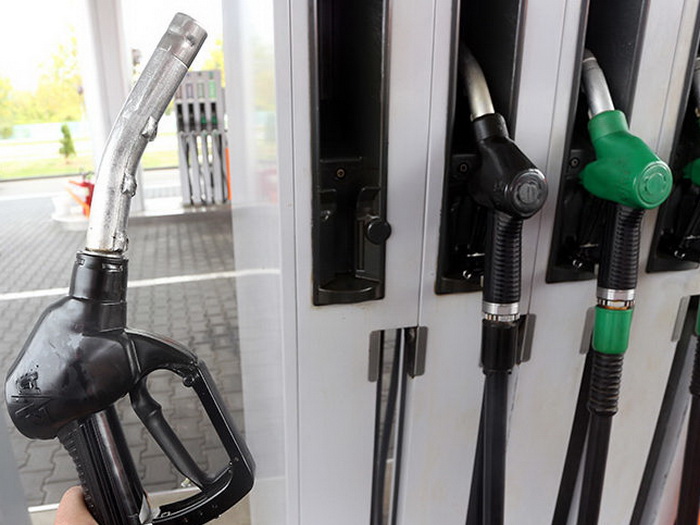 Nema nestašica: Od ponoći skuplji benzin u Crnoj Gori