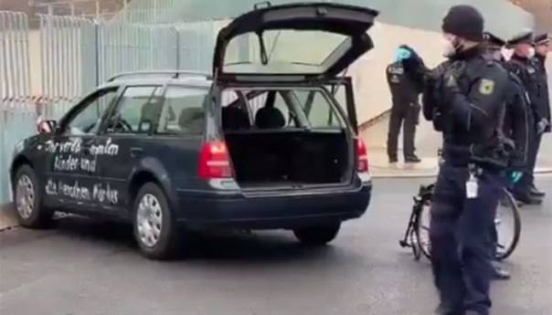 Nema pretpostavke da je izvršen napad na kancelariju Merkelove