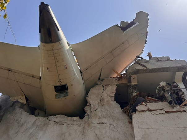 U padu aviona u Indiji više od 240 poginulih