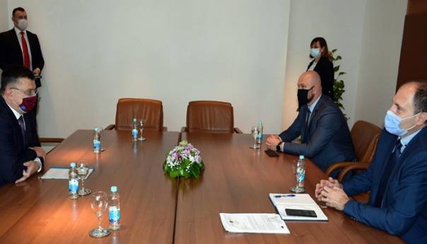 Nenadić i Alikadić sa Tegeltijom o rješavanju problema institucija kulture