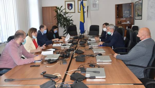 Nenadić i Kustura sa delegacijom FBiH o unapređenju rada državne službe