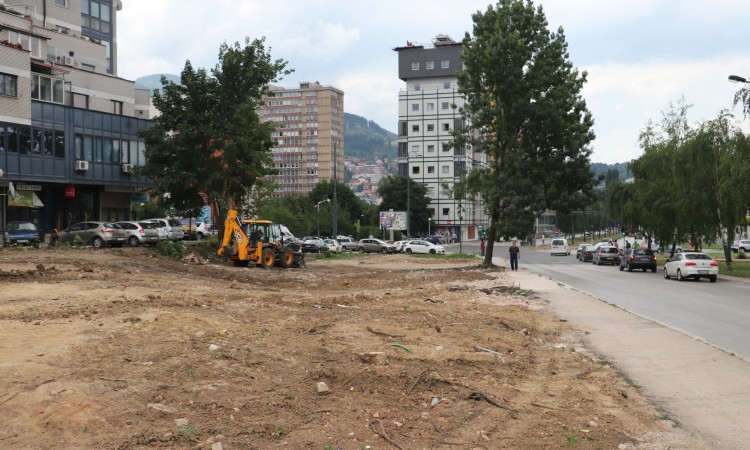 Nenadić: Okončano je rušenje 'druge kuće' u ulici Halida Kajtaza