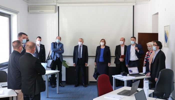 Nenadić: Vladi KS treba stručna podrška agencije SERDA