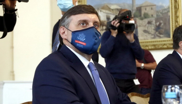 Neobičan format: Pojedinačni, pa zajednički sastanci s Palmerom