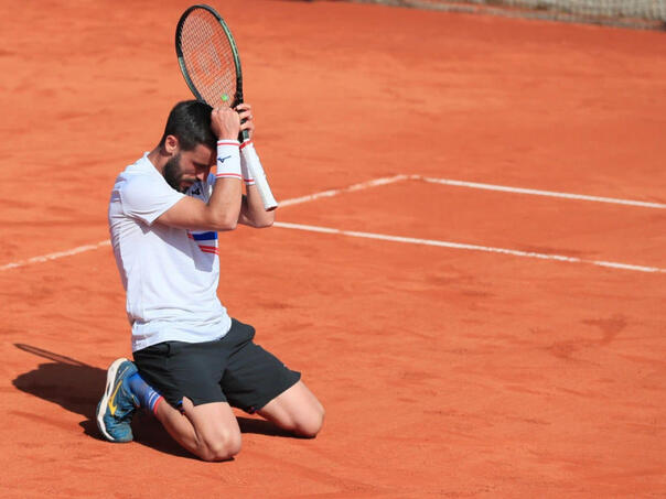 Neočekivan poraz Džumhura u Francuskoj