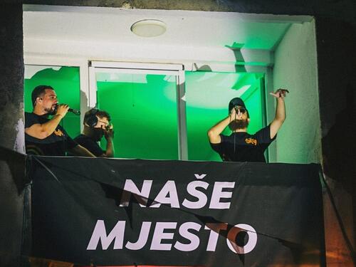 Neočekivani koncert iznad ulica Sarajeva: Helem Nejse s Bingovog balkona