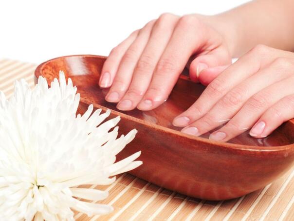 Neočekivani znakovi starenja pojavljuju se na noktima