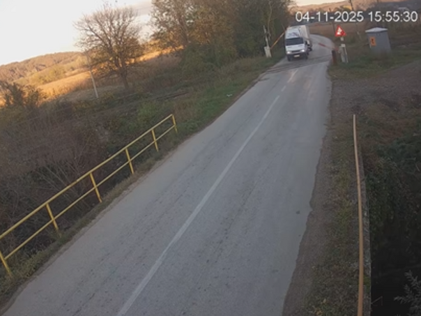 Neodgovorni vozač iz BiH prelazio prugu mimo rampe i signalizacije