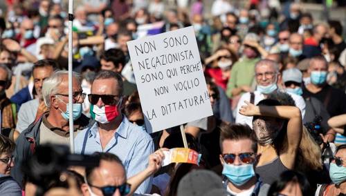 Neofašisti protestvovali u Rimu zbog nošenja maski