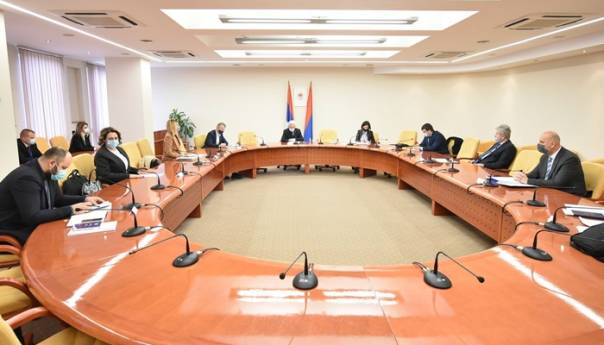 Neosnovan zahtjev za ocjenu ustavnosti Zakona o republičkoj upravi