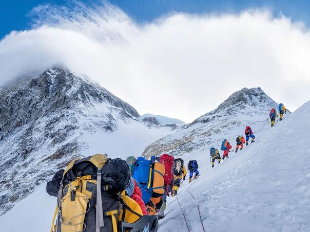 Nepal ograničava penjanje na Everest, žele poboljšati sigurnost penjača