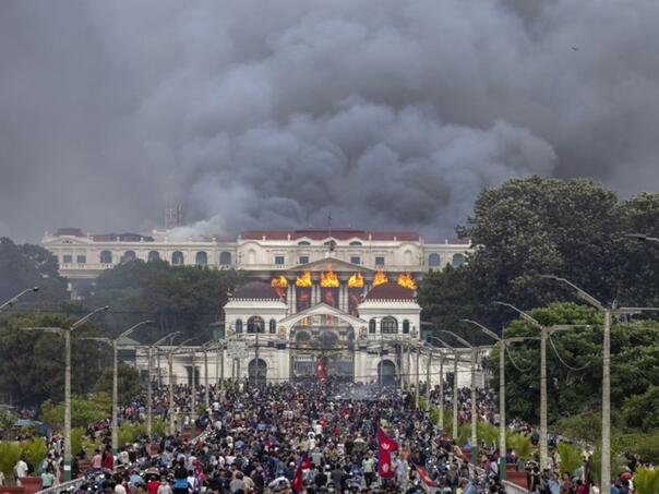 Nepalska vojska preuzela kontrolu nakon smjenjivanja vlade u masovnim protestima