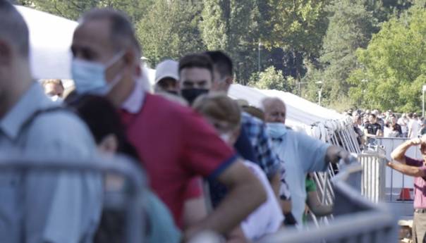 Nepoštivanje preporuka: Masovna vakcinacija u KS