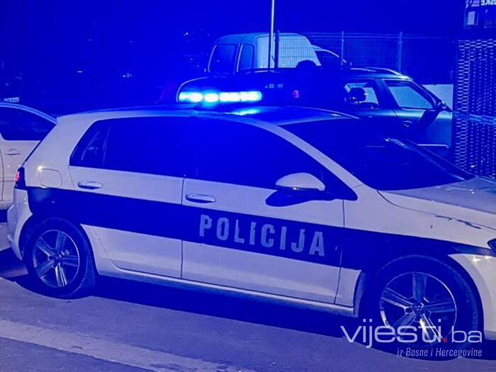 Nepoznati napadač palicom napao dvije osobe na Španskom trgu u Mostaru