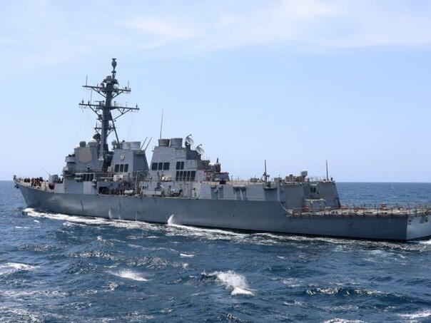 'Nepoznati objekat' gađao američki ratni brod na Bliskom istoku