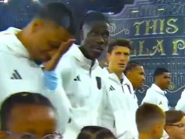 Neprijatan gaf na početku utakmice Lige prvaka, fudbaleri se hvatali za glavu