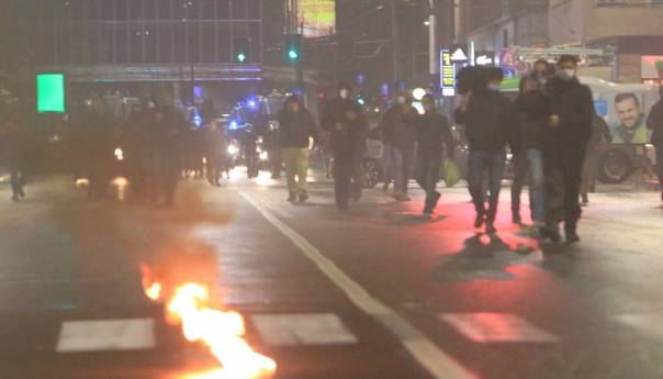 Neredi na italijanskim ulicama zbog novih mjera