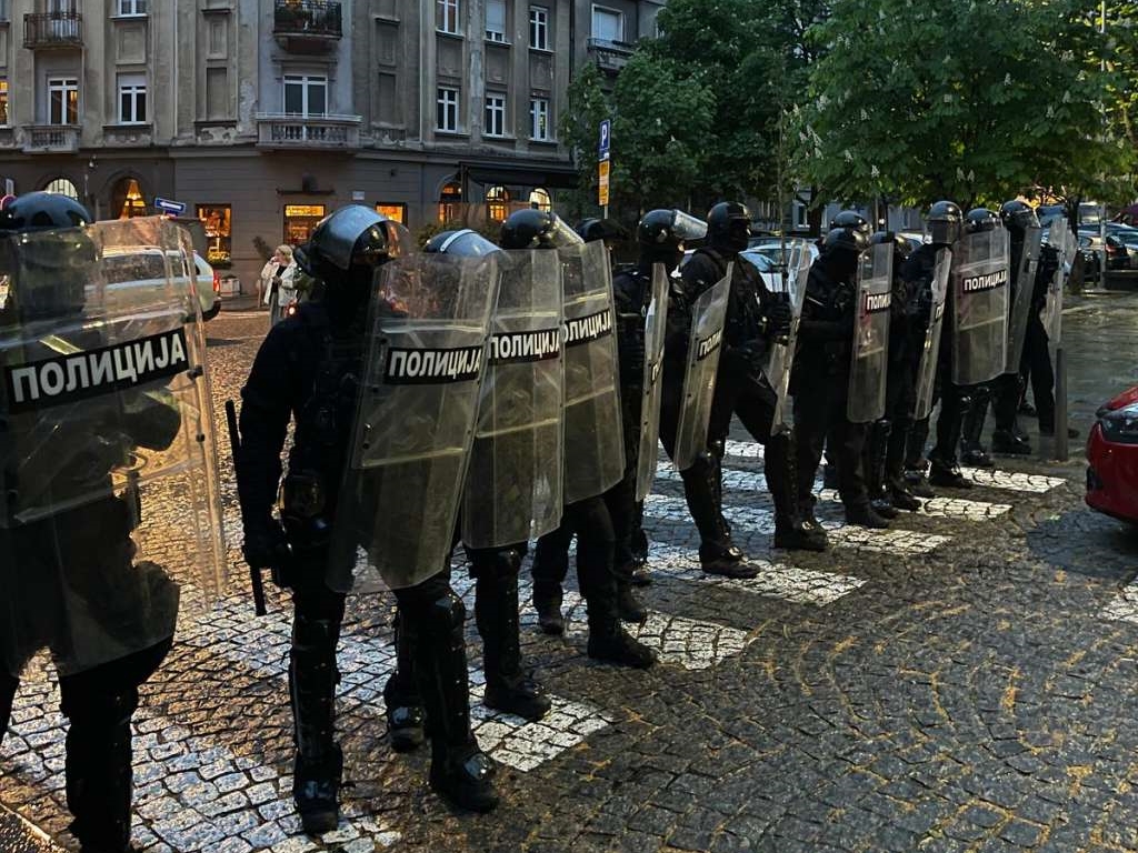 Neredi na protestima u Vrbasu i Bačkoj Palanci, više povrijeđenih