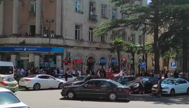 Neredi pred utakmicu Sarajeva i Torpeda, intervenisala policija