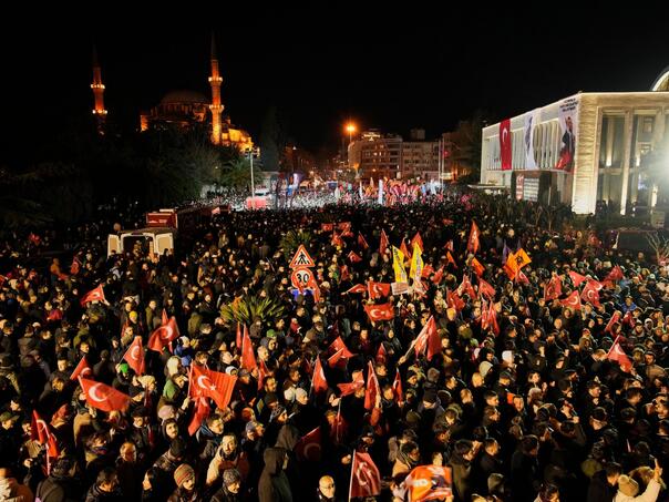 Neredi u Istanbulu: Sukobi policije i demonstranata zbog hapšenja Imamoglua