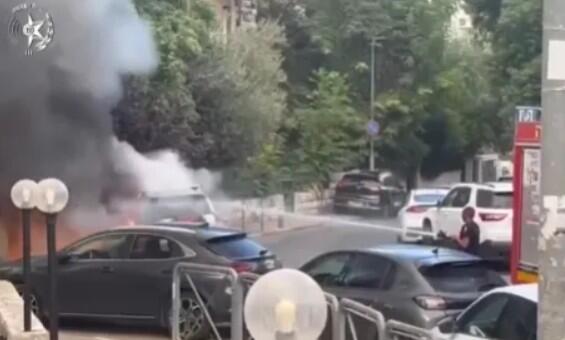 Neredi u Jeruzalemu: Demonstranti palili automobile kod Netanyahuove rezidencije