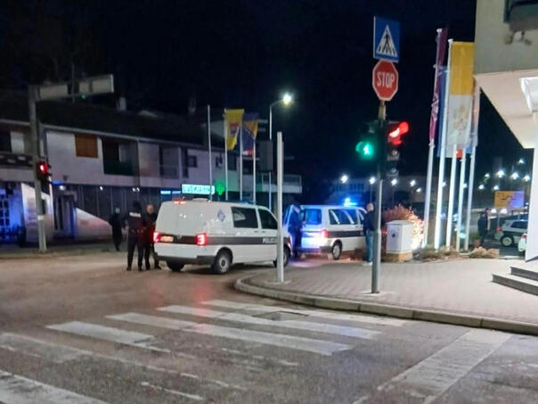 Neredi u Stocu: Sukob navijača, grad pun policije