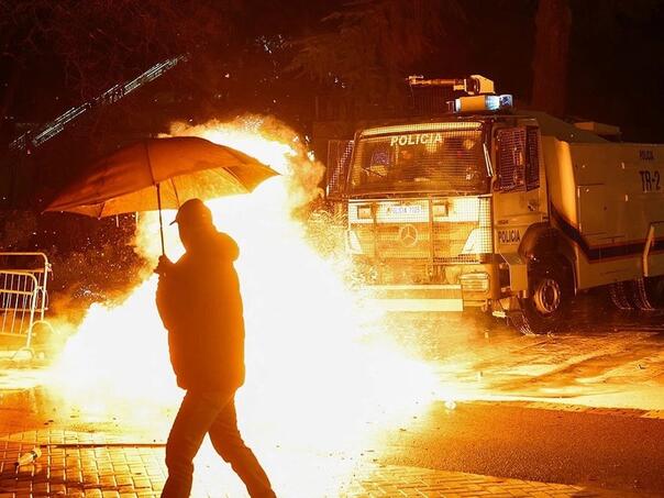 Neredi u Tirani na protestima protiv Edija Rame