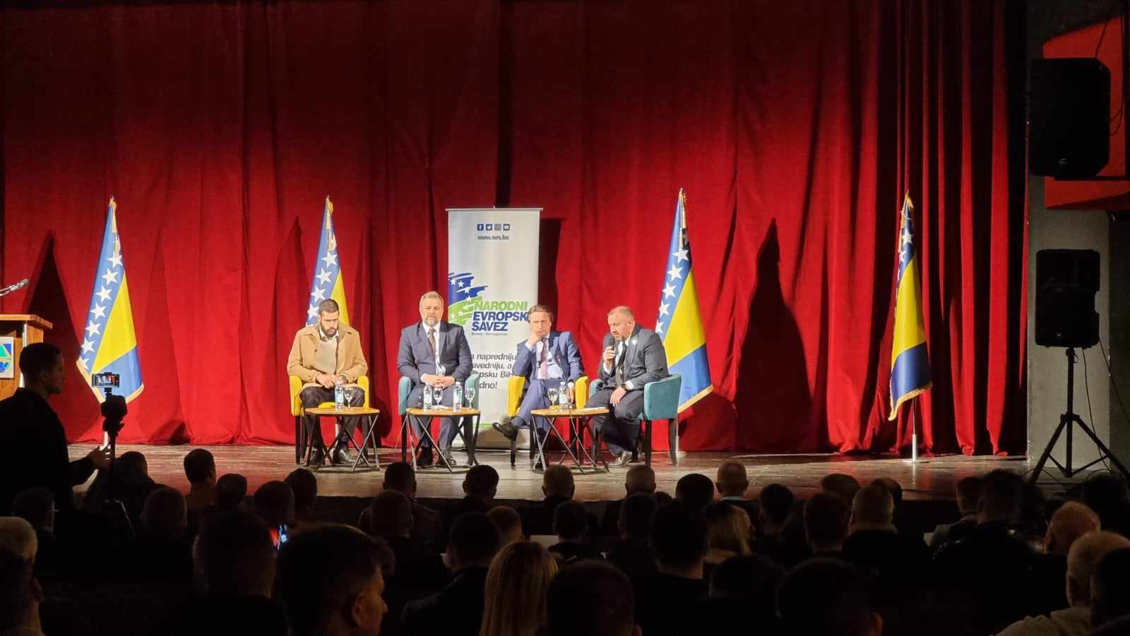 NES organizirao tribinu: Moramo se boriti da ne izgubimo patriotski naboj
