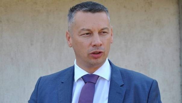 Nešić: Budimo državnici, a ne sitni partijski trgovci