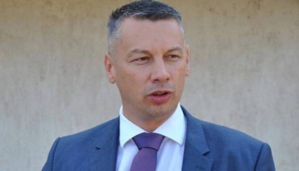 Nešić: Može pasti i Kurz, ali ne smije pasti nijedan funkcioner SNSD-a