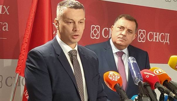 Nešić na sastanku kod Dodika