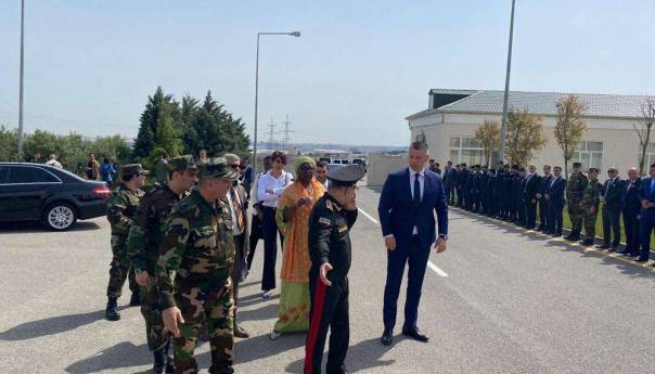 Nešić na vojnoj vježbi u Azerbejdžanu