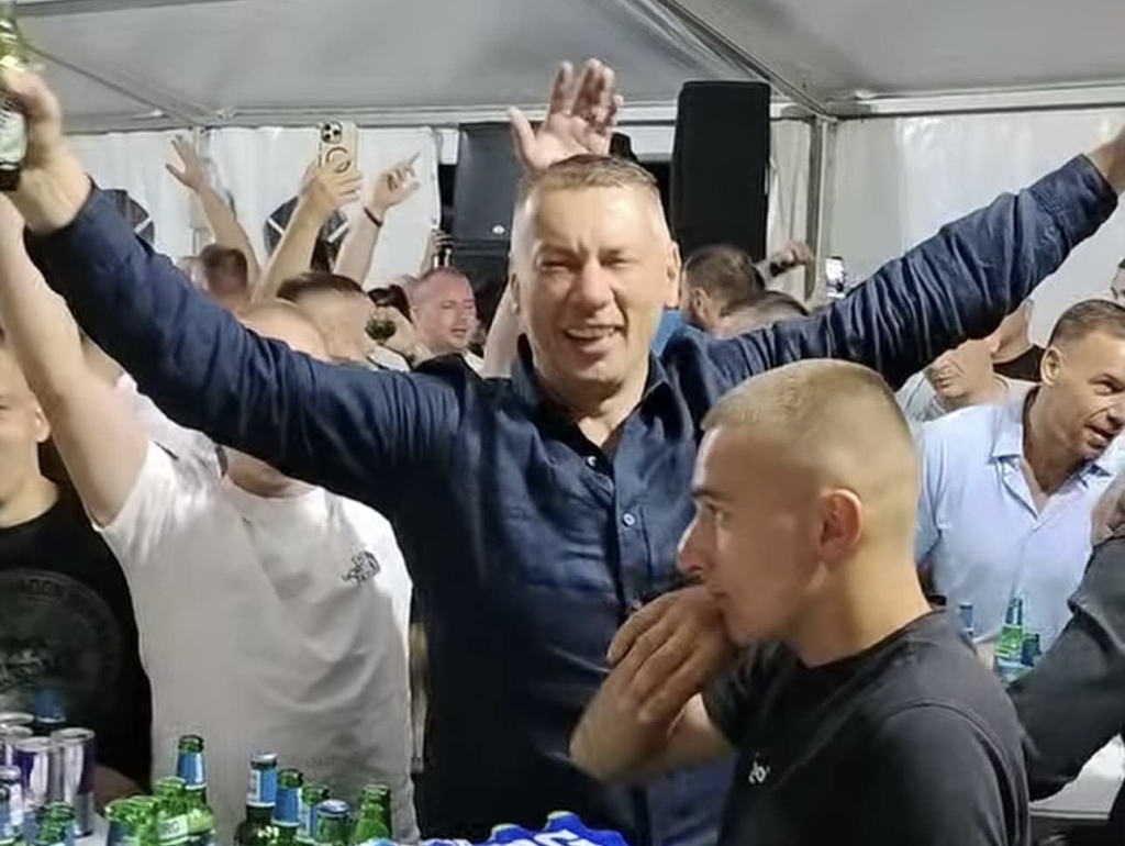 Nešić naručio "Ne volim te Alija", pa lupio: "Nisam htio nikoga vrijeđati"