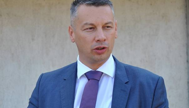 Nešić o 'popisivanju Bošnjaka': Izgleda da su i Srbi i Hrvati išli na džumu
