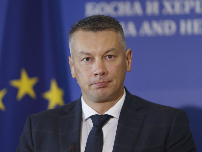 Nešić traži podatke o iskaznici Zildžića