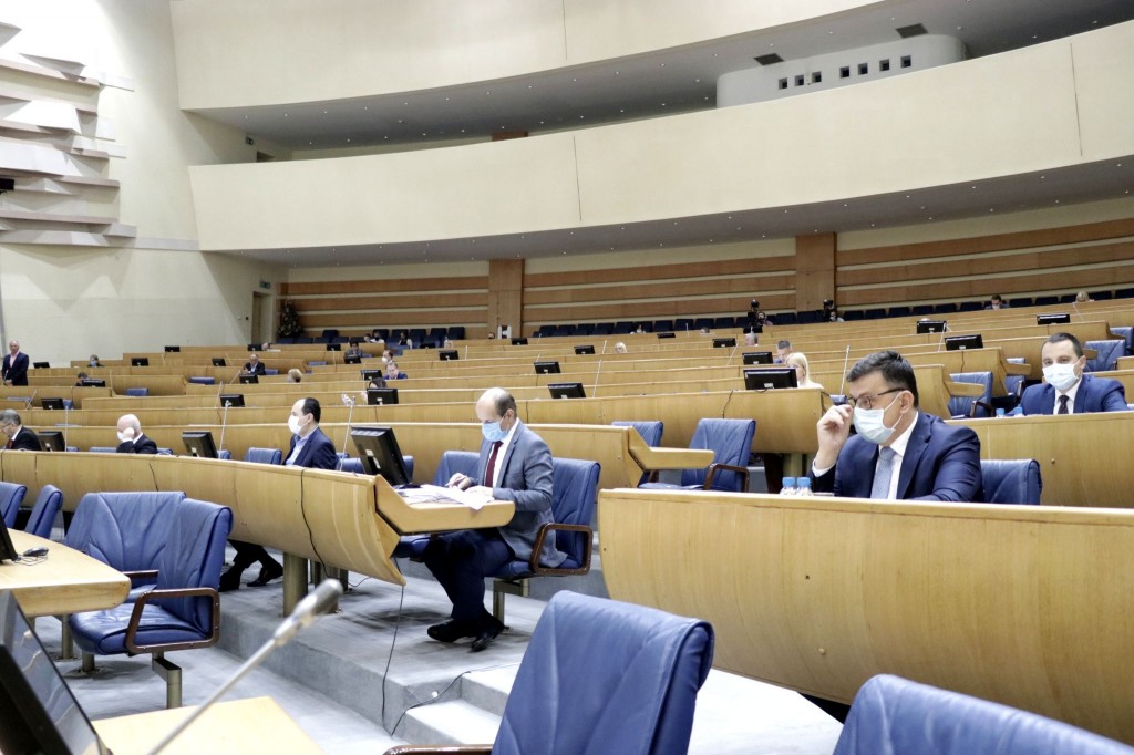 Nešić tražio osudu govora Izetbegovića, Parlament odbio
