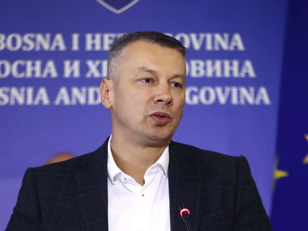 Nešić: U narednom periodu treba primiti još 600 ili više graničnih policajaca