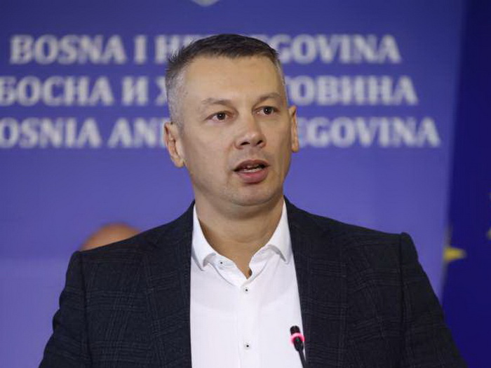 Nešić: U RS nema paravojske i kampova