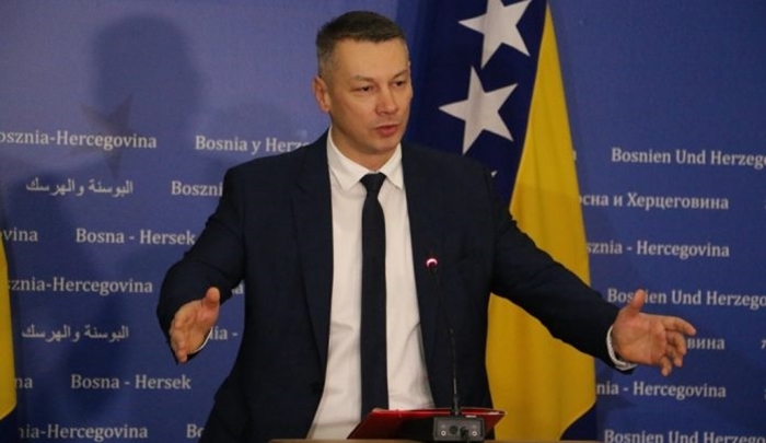 Nešić: Više policajaca pod istragom zbog trostrukog ubistva u Gradačcu