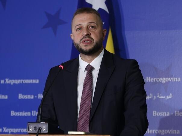 Nešković: Privremeno ukinuti akcize i zaustaviti rast cijena goriva