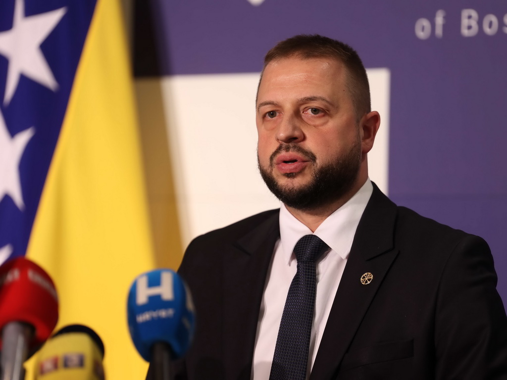 Nešković: Špirić je građanima uskratio jeftinije gorivo