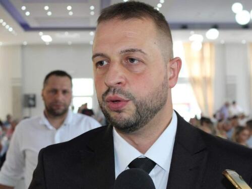 Nešković traži privremeno ukidanje akciza: Vlada RS obmanjuje javnost