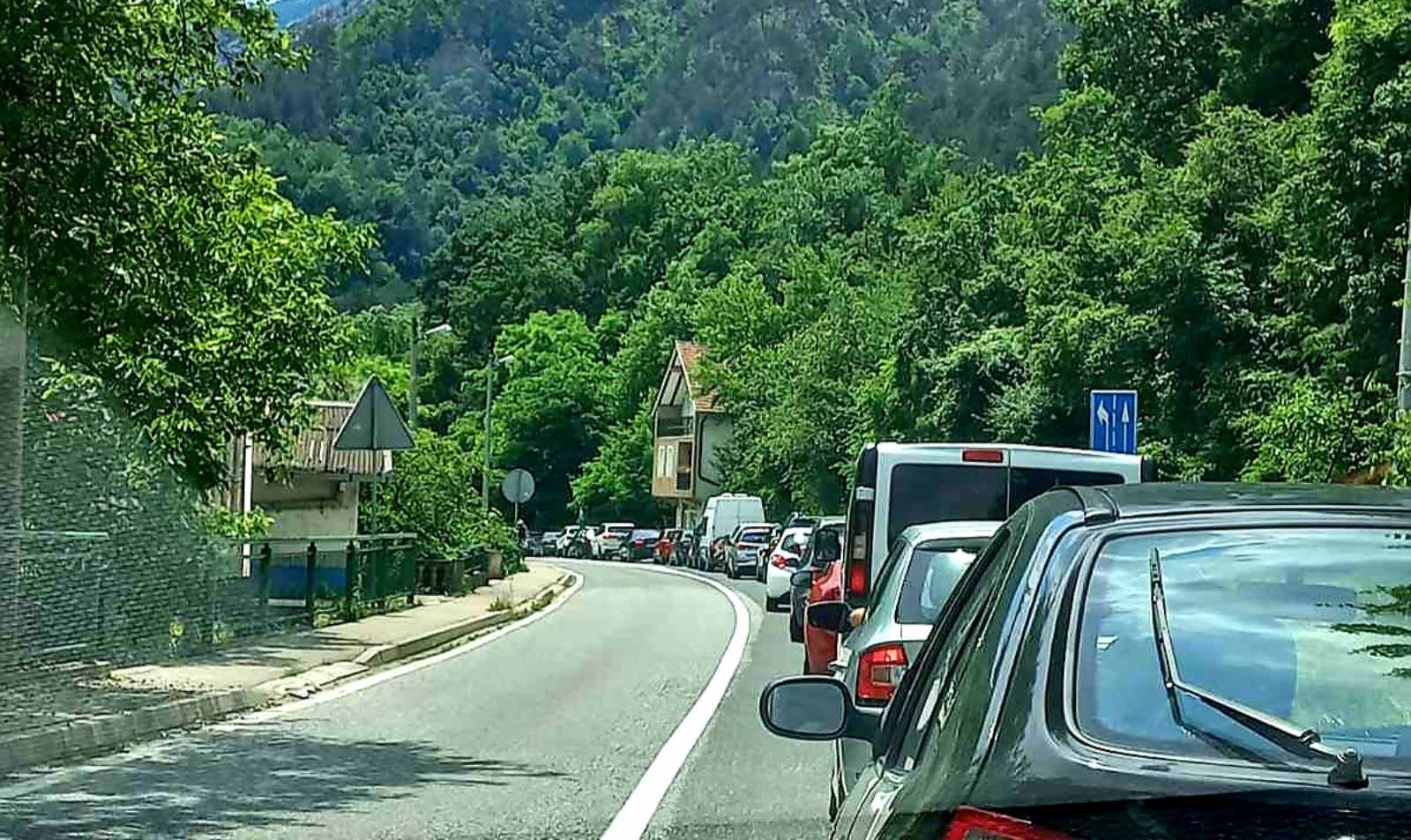 Nesreća između Jablanice i Mostara, počelo propuštanje auta