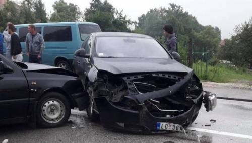 Nesreća kod Kalesije: Povrijeđene dvije osobe