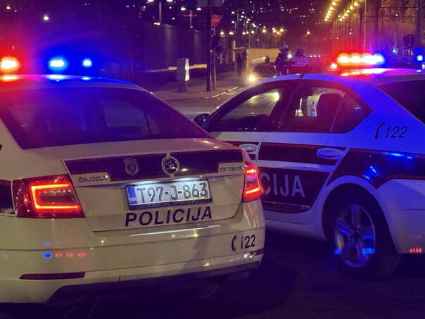 Nesreća kod Lukavca: Jedna osoba smrtno stradala, dvije prevezene u UKC Tuzla