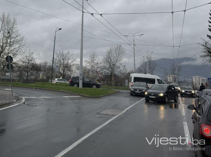 Nesreća na Koševu, formirale se velike kolone vozila