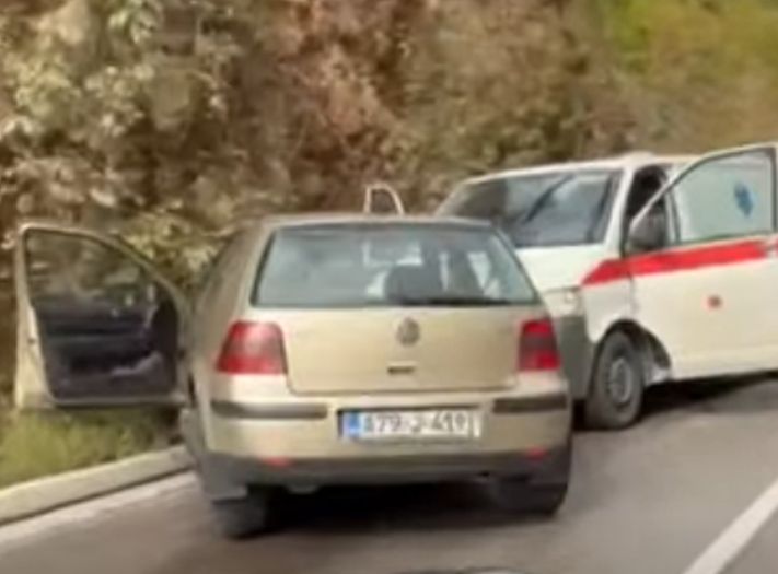 Neobičan udes kod Travnika: Sudario se s Hitnom pomoći