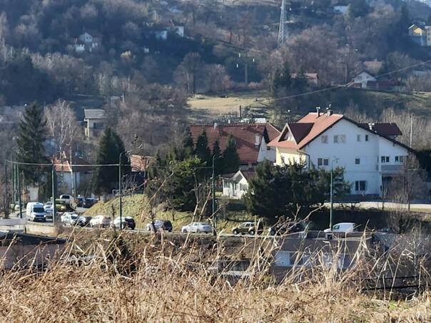 Nesreća na putu Vogošća - Sarajevo, formirale se velike kolone